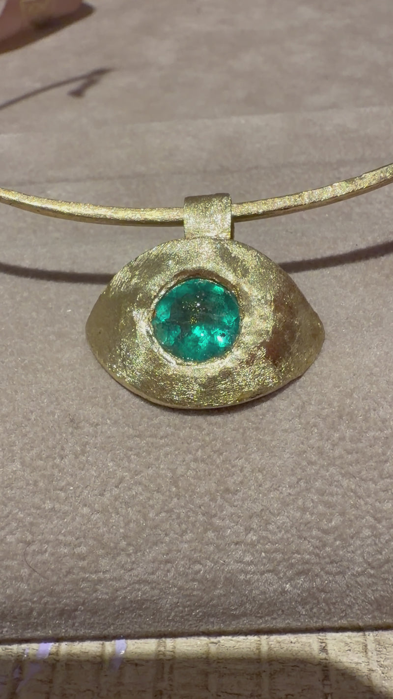 “Esmeralda Eye” Certified 2 Ct Emerald Round Large Evil Eye Wire Collar Necklace 18 Ct Gols