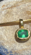 2.24 Cts Emerald Cushion Cut Pendant 18 Ct Gold