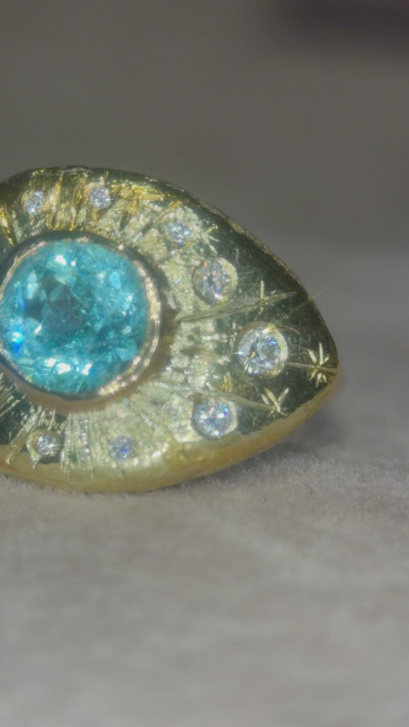1 Cts Paraiba Eye Ring with Diamonds 18 Ct Gold