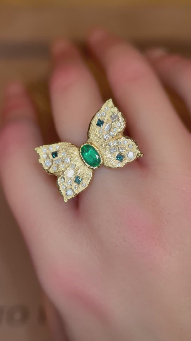 Emerald Butterfly Ring with White and Blue Diamonds 18 Ct Gold